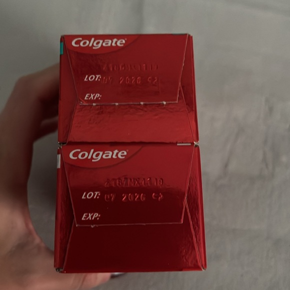 NWT Colgate Optic White Toothpastes - Picture 5 of 5